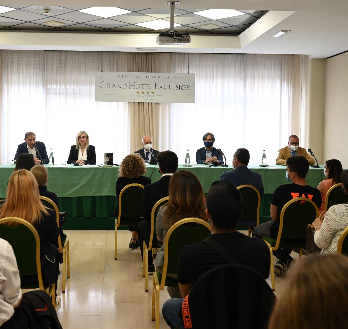 premio apollo school